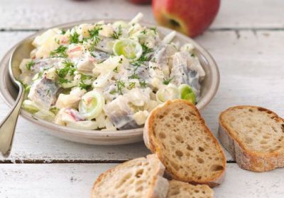 salade-de-harengs-aux-pommes-creme-au-raifort_5500969